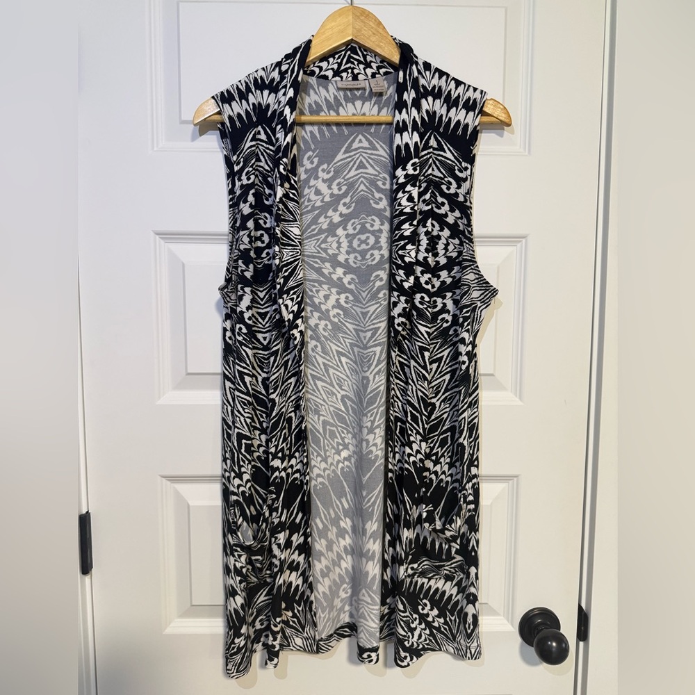 Chico's Black and White Geometric Patterned Sleeveless Cardigan
